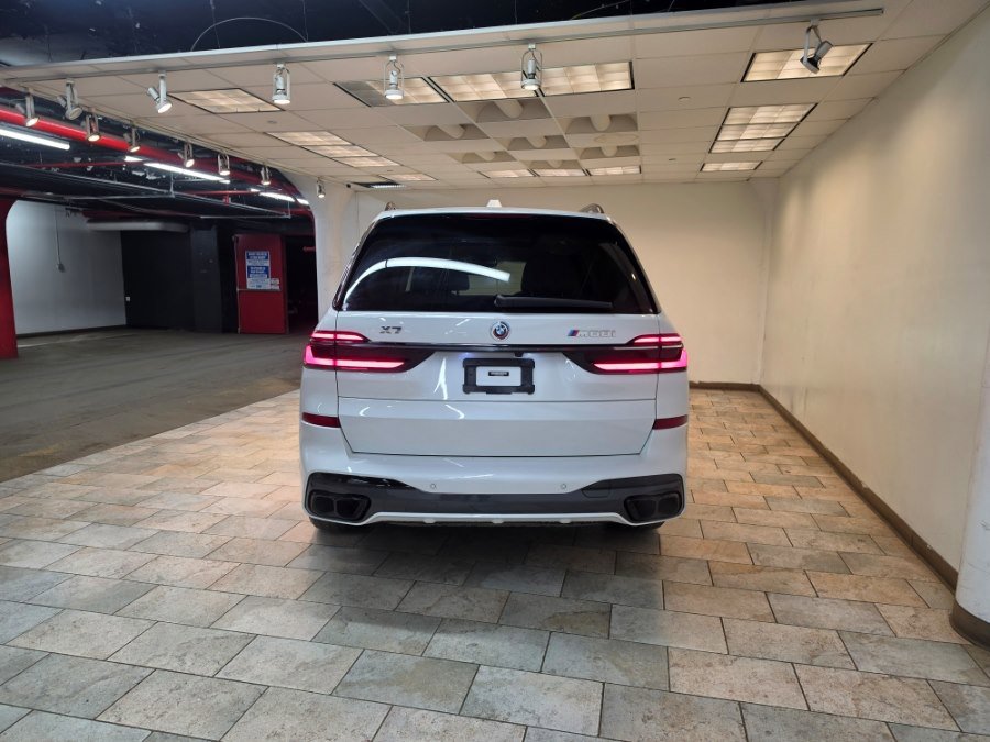 Used 2023 BMW X7 M60i w/ Executive Package AWD/4WD image 6