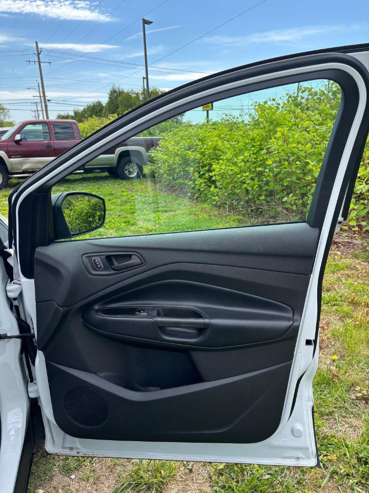 Used 2019 Ford Escape S FWD image 27