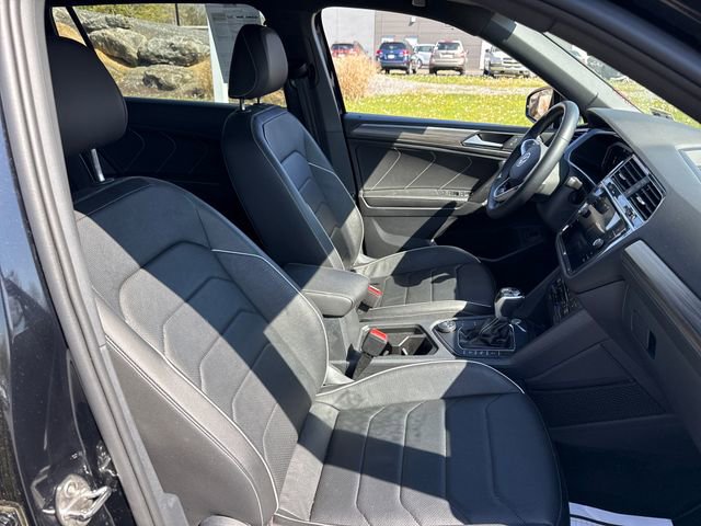 Used 2023 Volkswagen Tiguan SEL R-Line AWD/4WD image 13