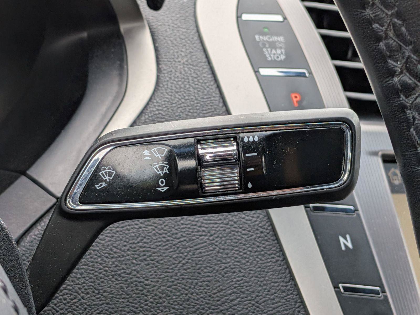 Used 2020 Lincoln MKZ Reserve FWD image 18