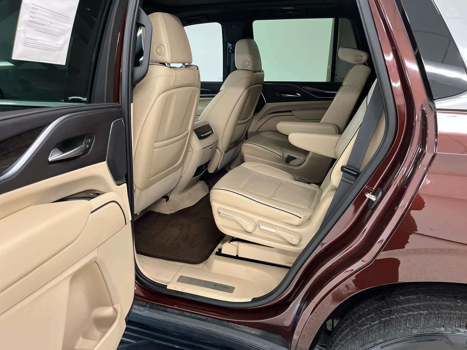 Used 2023 Cadillac Escalade Premium Luxury image 17