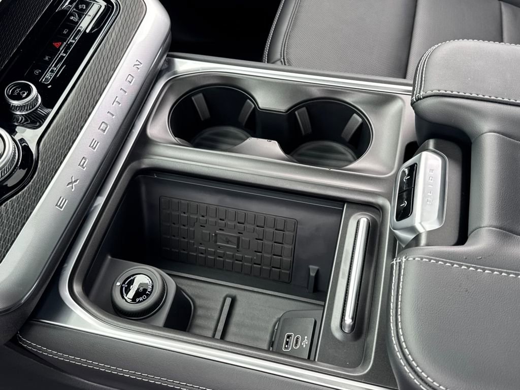 New 2025 Ford Expedition Platinum w/ Stealth Performance Package image 20