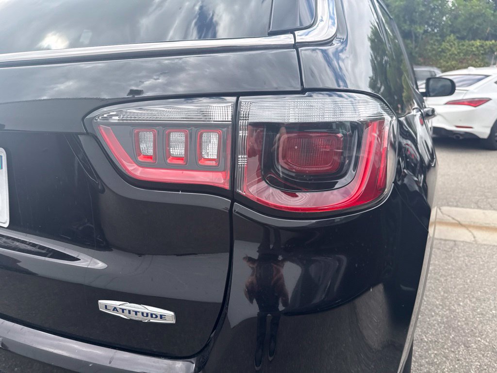 Used 2019 Jeep Compass Latitude w/ Popular Equipment Group FWD image 9