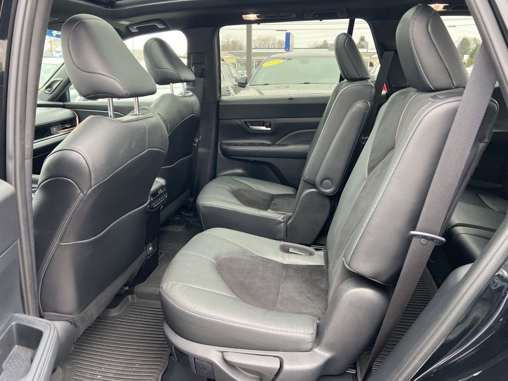 Used 2024 Toyota Grand Highlander MAX Platinum image 24
