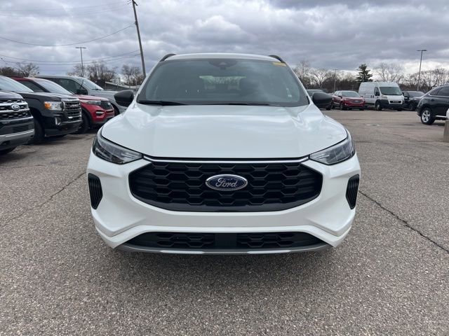 Certified 2024 Ford Escape ST-Line w/ Tech Pack #1 AWD/4WD image 2