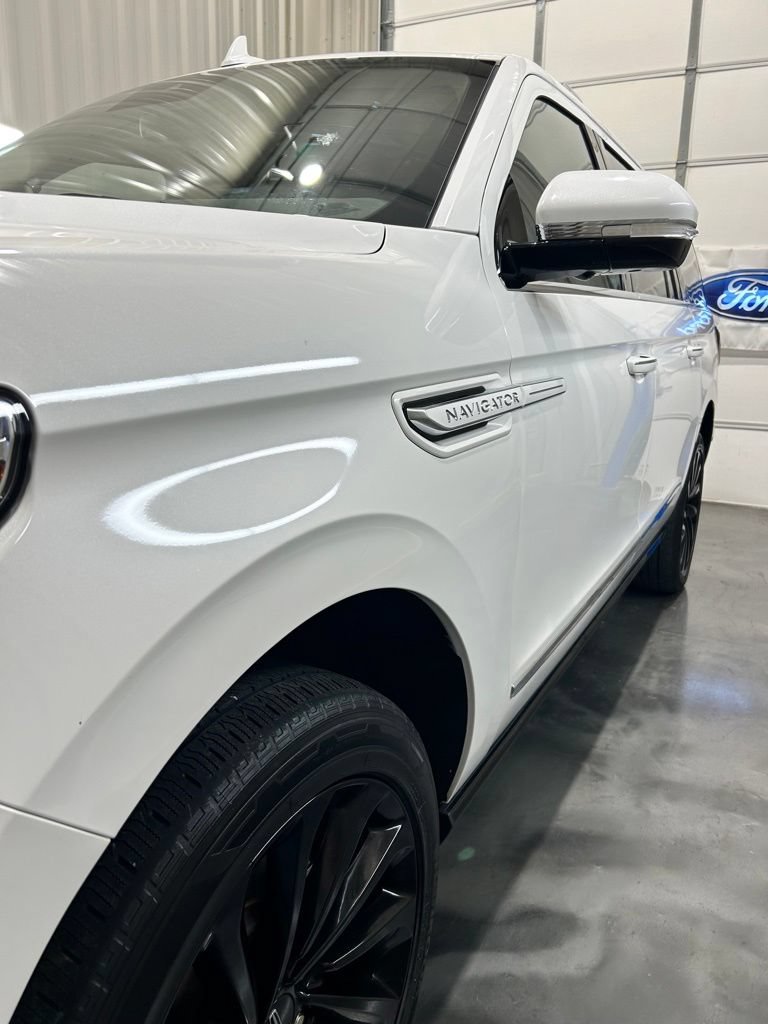 Used 2021 Lincoln Navigator L Reserve AWD/4WD image 5