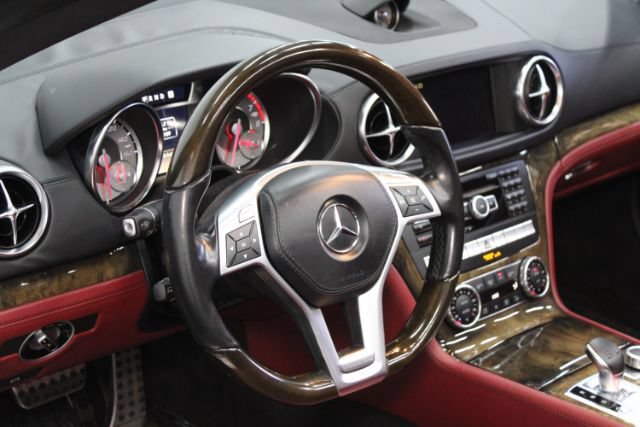 Used 2013 Mercedes-Benz SL 550 image 17