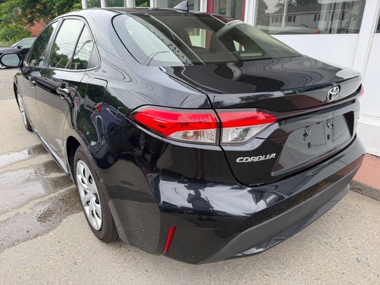 Used 2020 Toyota Corolla LE FWD image 36