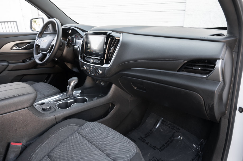 Used 2023 Chevrolet Traverse LT FWD image 41