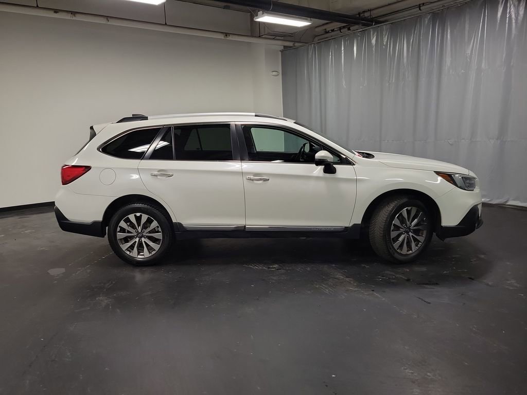 Used 2019 Subaru Outback 2.5i Touring image 10