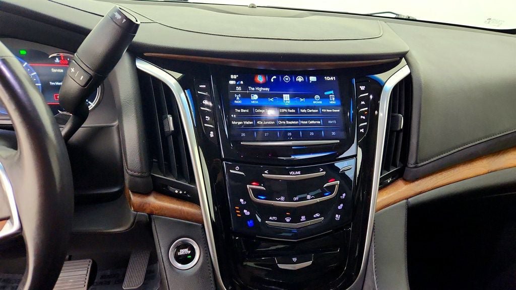 Used 2019 Cadillac Escalade Premium Luxury AWD/4WD image 18