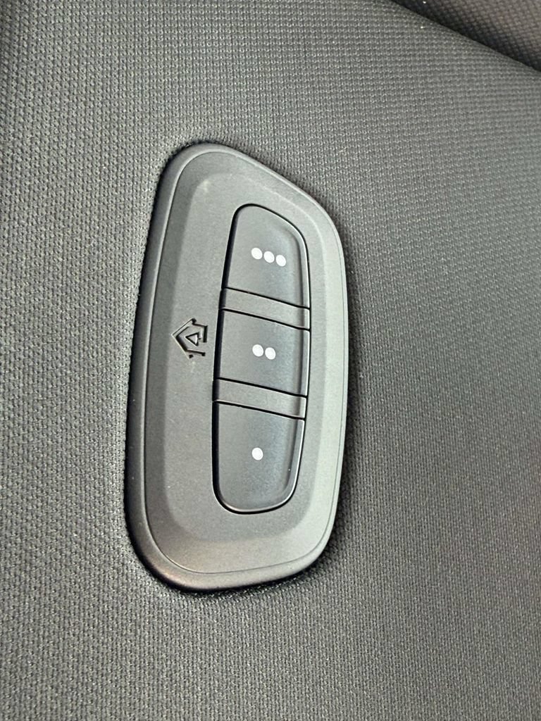 Used 2020 RAM 1500 Laramie w/ Sport Appearance Package AWD/4WD image 30