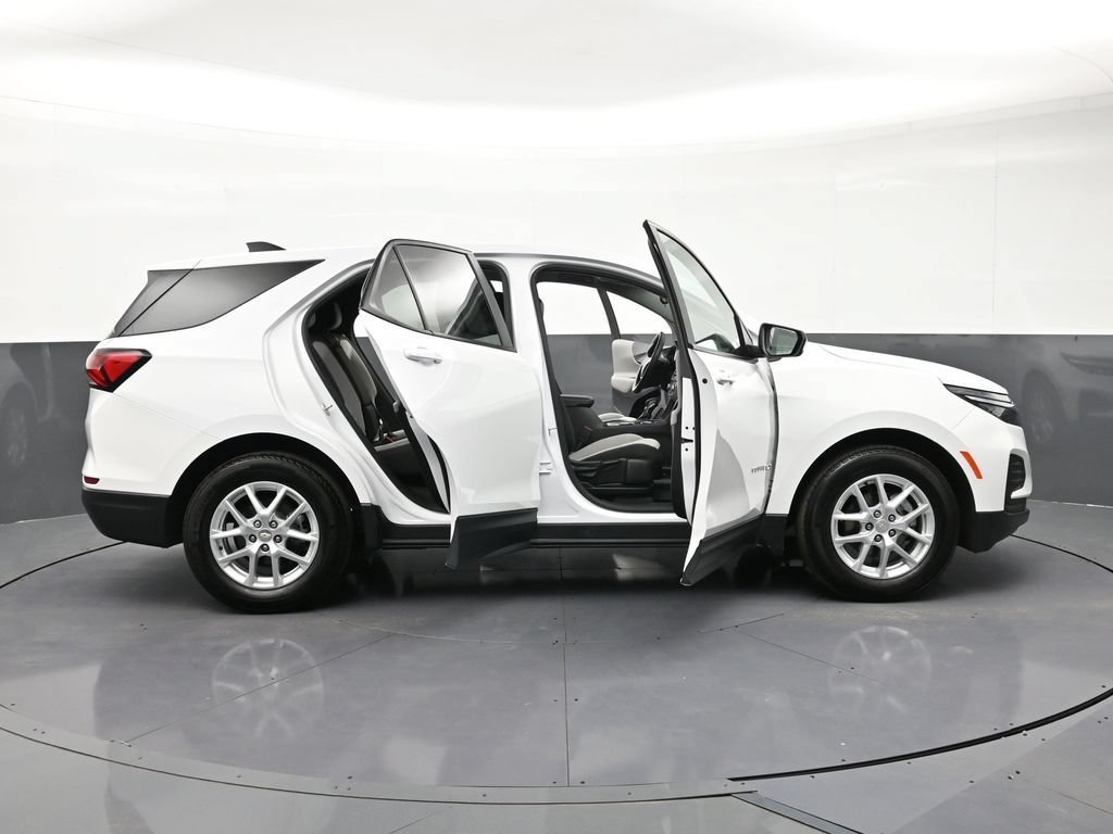 Used 2024 Chevrolet Equinox LS w/ LS Convenience Package FWD image 33