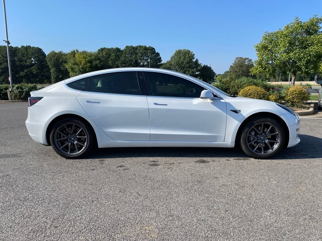 Used 2020 Tesla Model 3 Standard Range RWD image 8