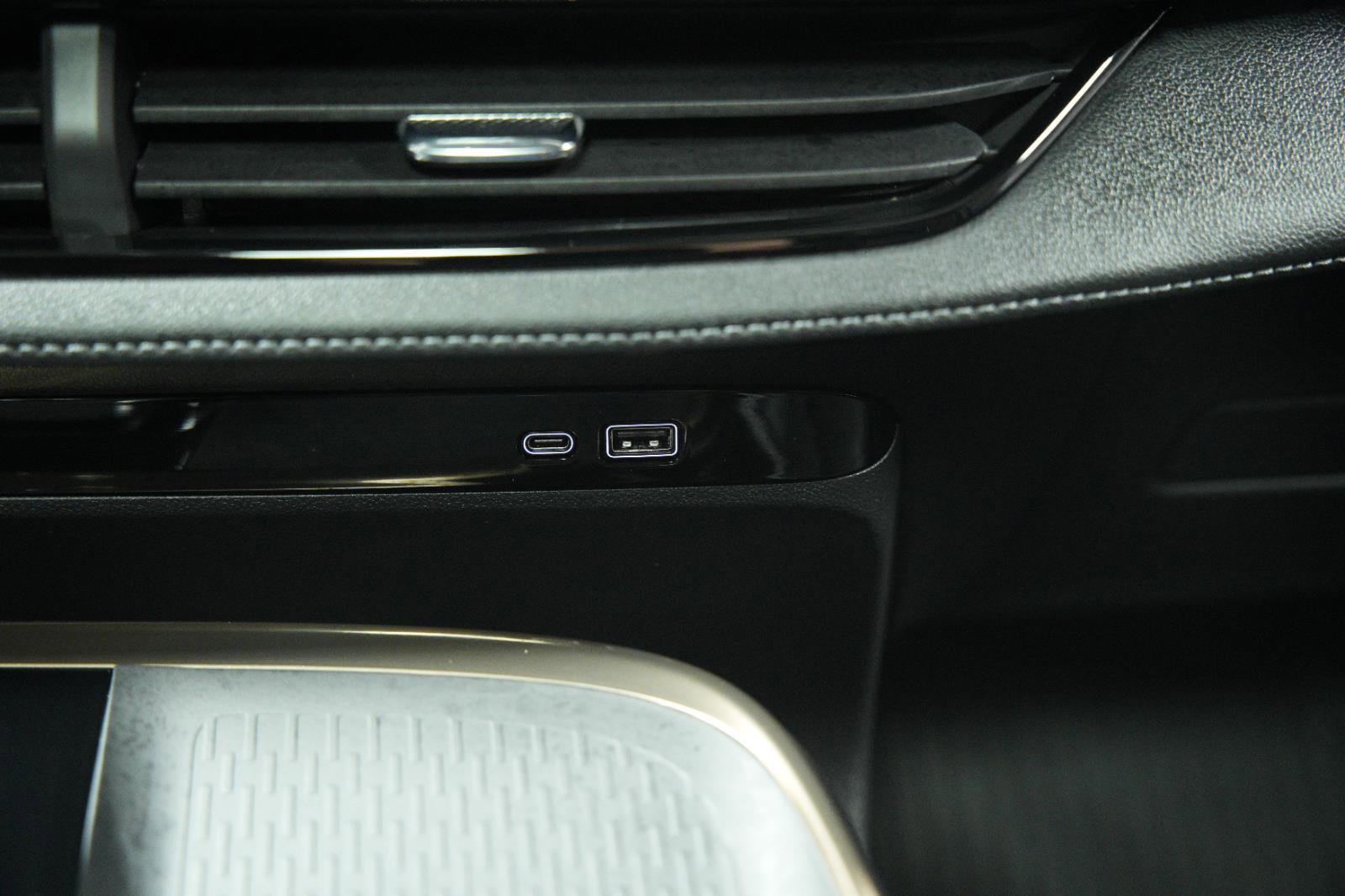 Used 2026 Buick Enclave Avenir w/ Super Cruise Package FWD image 47