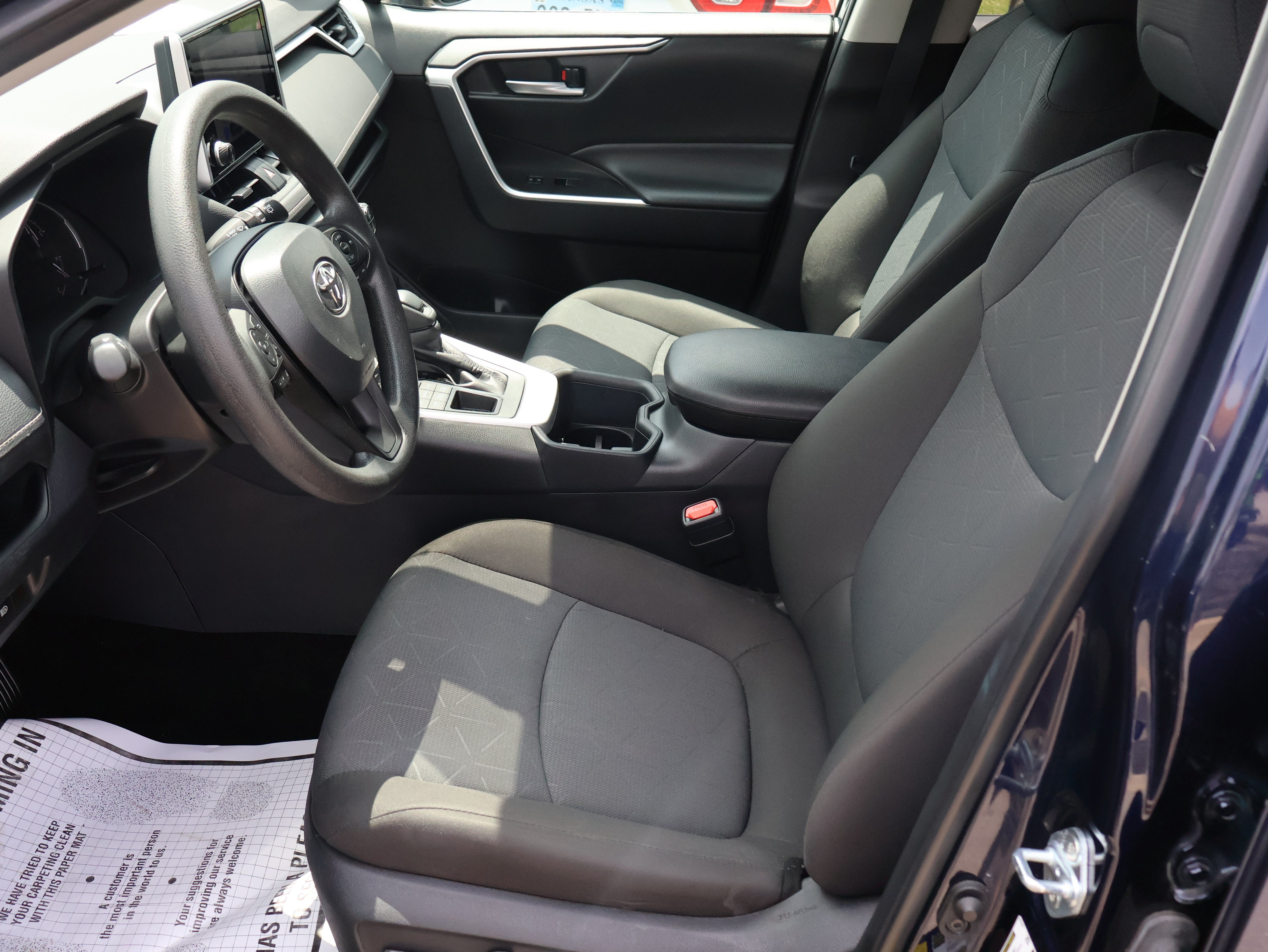Used 2025 Toyota RAV4 XLE AWD/4WD image 21