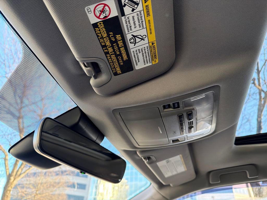 Used 2017 Toyota Highlander SE image 32