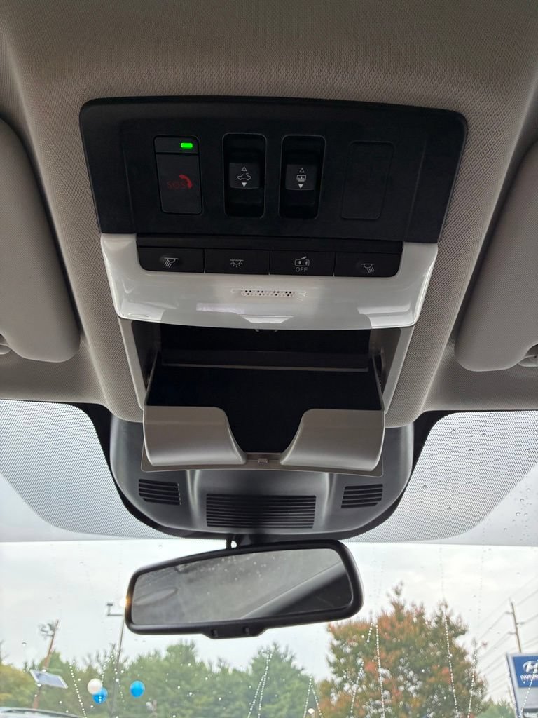 Used 2024 Nissan Rogue Platinum FWD image 40