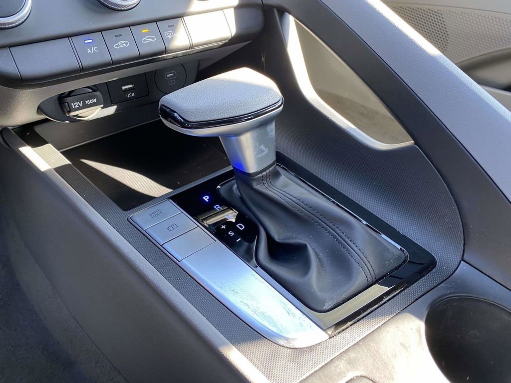 Certified 2026 Hyundai Elantra SE image 19