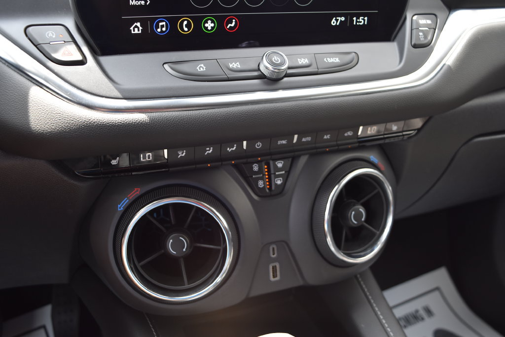 Used 2025 Chevrolet Blazer LT FWD image 15