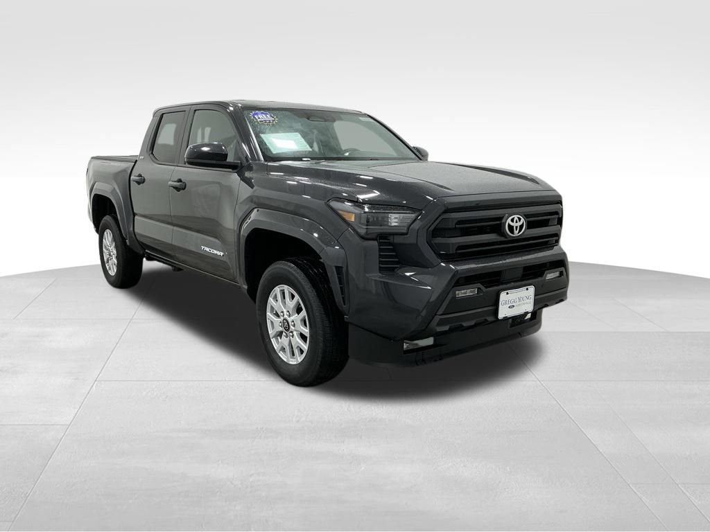 Used 2025 Toyota Tacoma SR5 w/ SR5 Upgrade Package AWD/4WD image 5