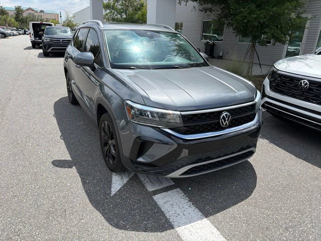 Certified 2024 Volkswagen Taos SE w/ Panoramic Sunroof Package FWD image 1