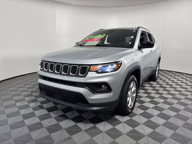 Used 2024 Jeep Compass Latitude image 1