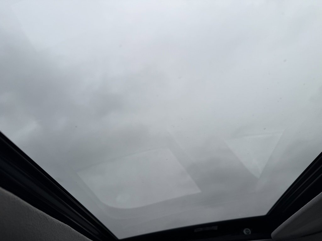 Used 2025 Hyundai Elantra Limited image 11