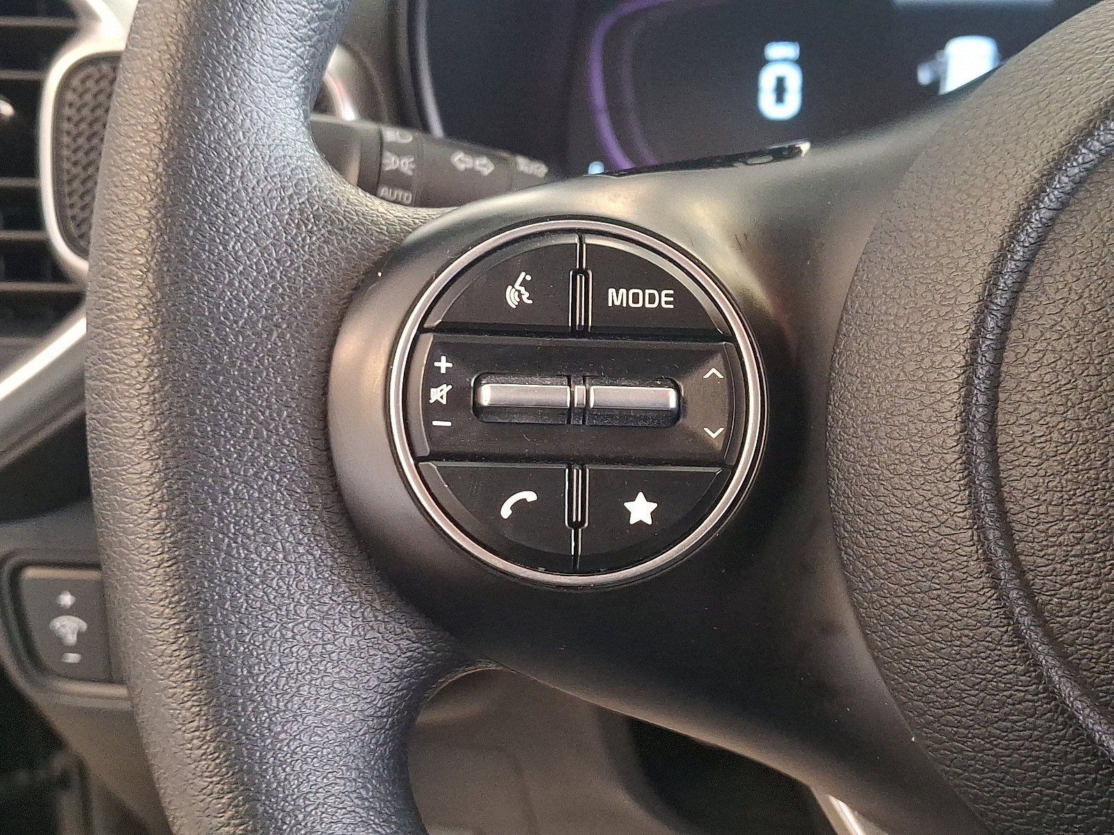 Certified 2023 Kia Soul LX w/ LX Technology Package FWD image 20