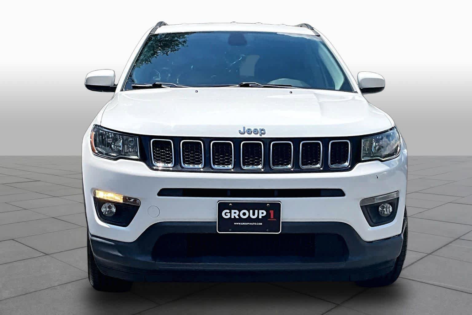 Used 2018 Jeep Compass Latitude w/ Popular Equipment Group FWD image 4