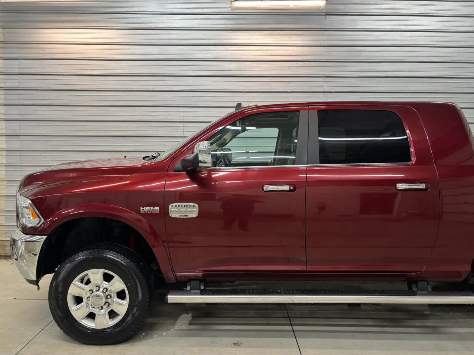Used 2018 RAM 2500 Longhorn w/ Longhorn Southfork Package AWD/4WD image 3