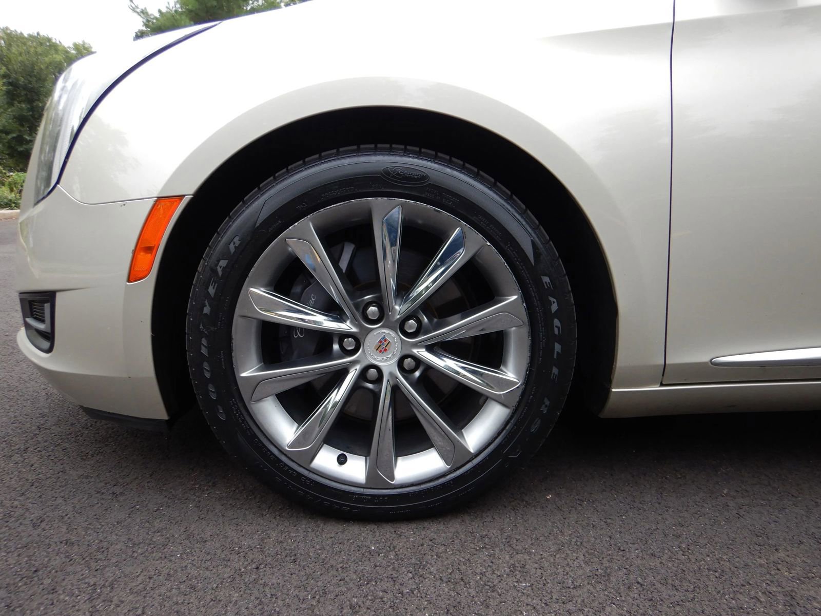 Used 2013 Cadillac XTS image 24