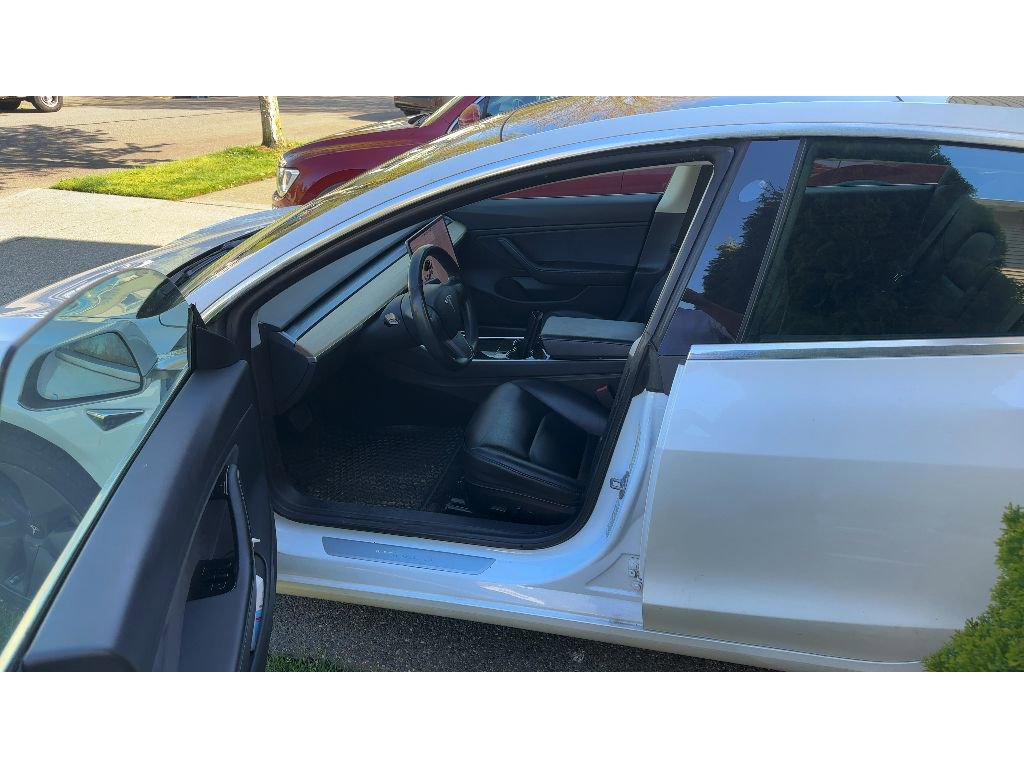 Used 2018 Tesla Model 3 Mid Range RWD image 7