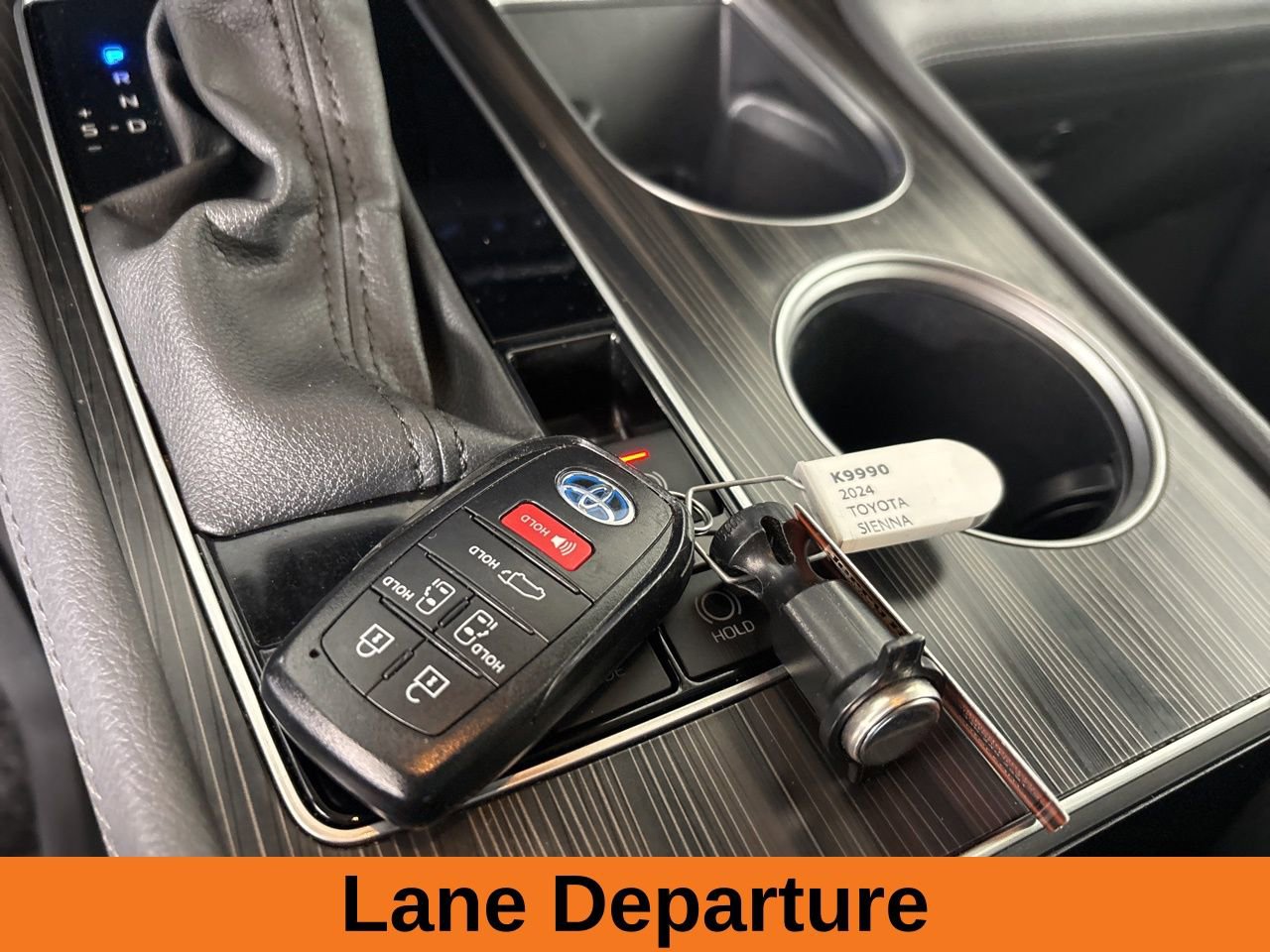 Used 2024 Toyota Sienna Limited AWD/4WD image 20