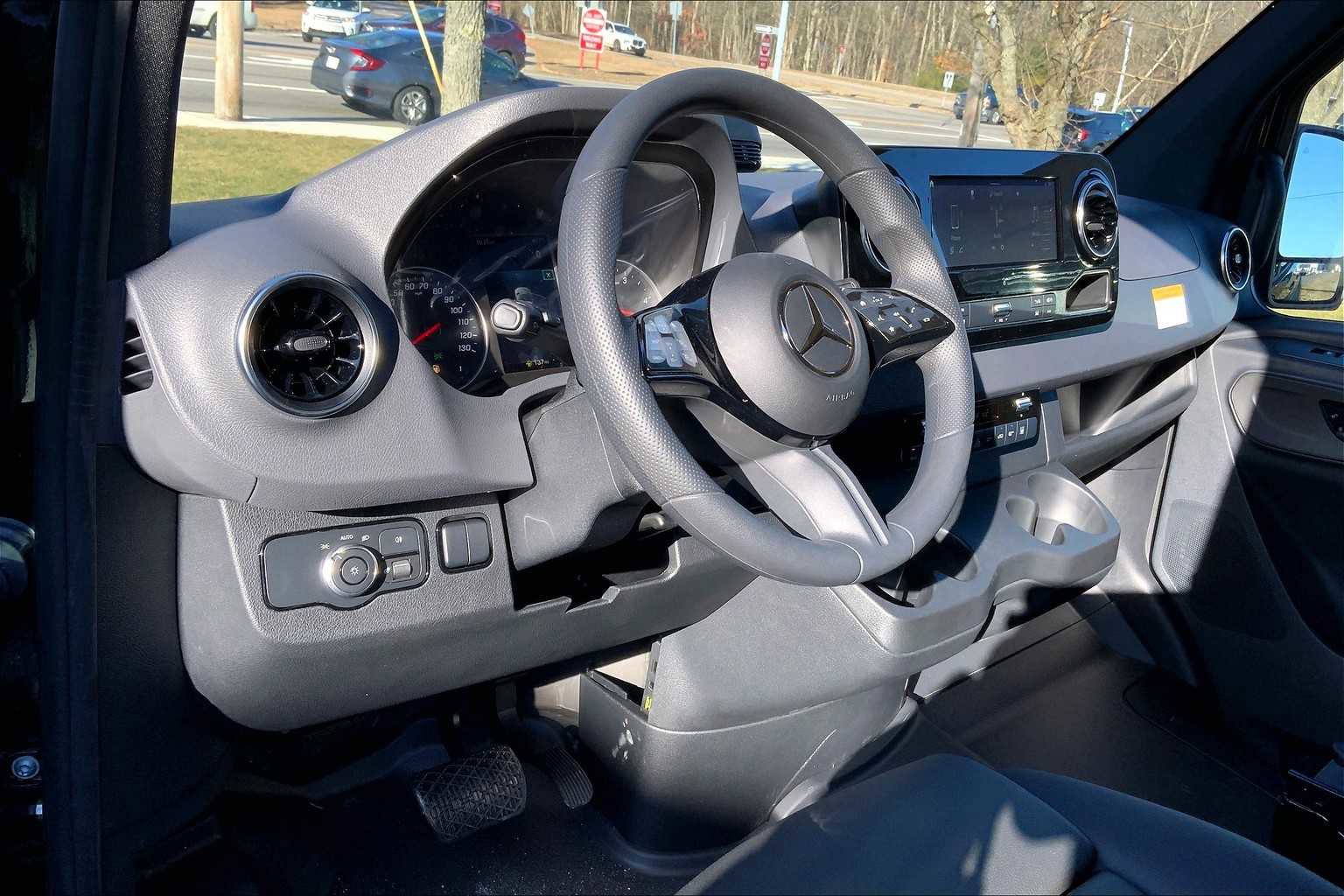 New 2025 Mercedes-Benz Sprinter 2500 image 10