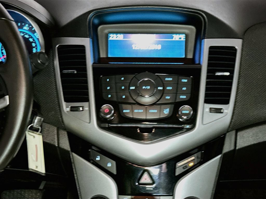 Used 2011 Chevrolet Cruze LT FWD image 11
