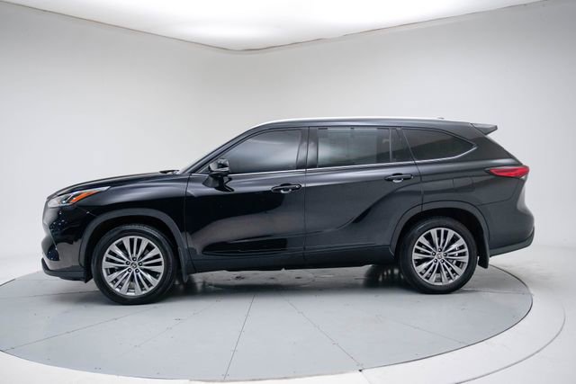 Used 2023 Toyota Highlander Platinum image 8