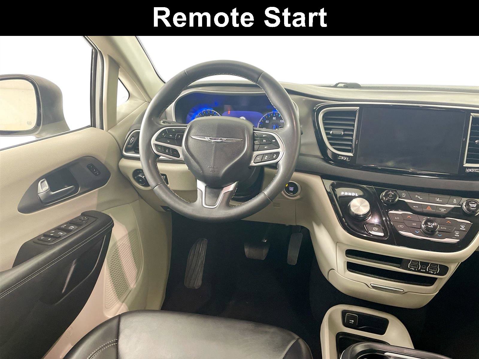 Used 2023 Chrysler Pacifica Touring-L image 2
