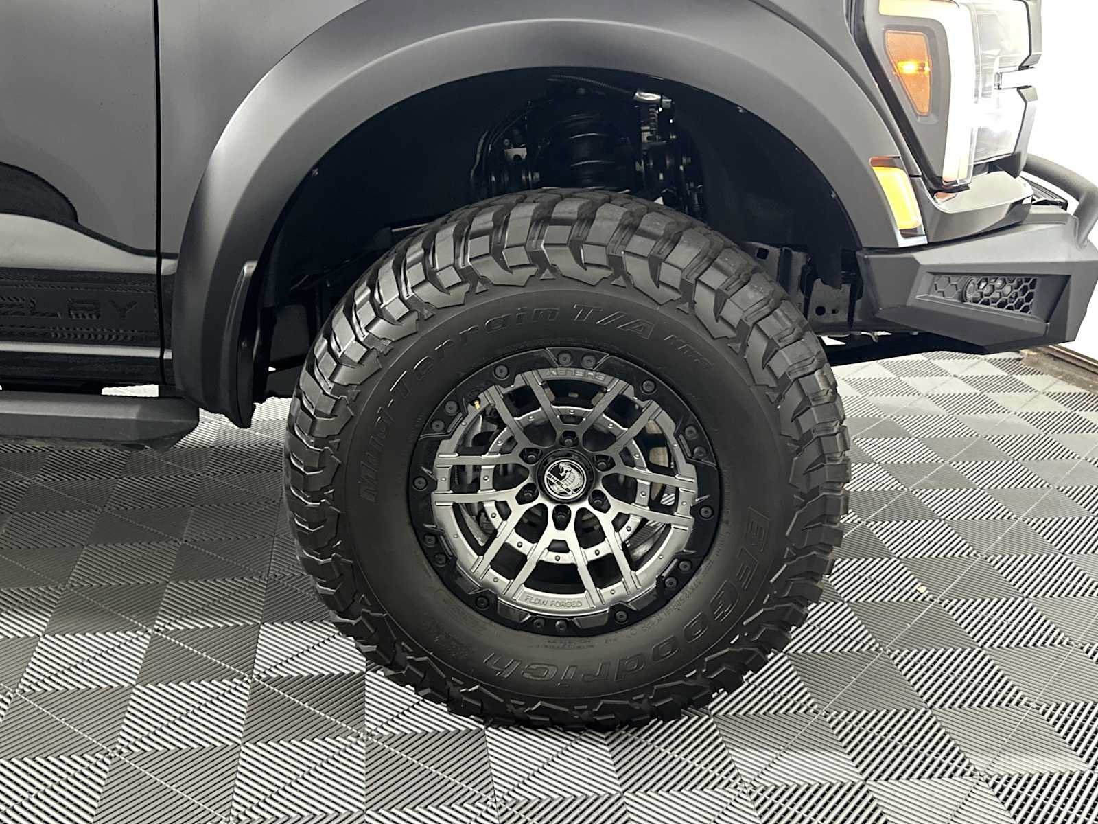 Used 2025 Ford F150 Raptor AWD/4WD image 17
