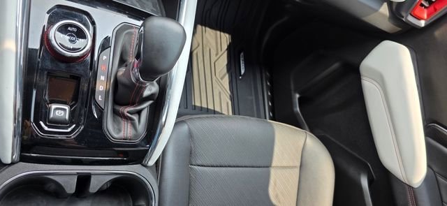 Used 2024 GMC Canyon AT4X image 23