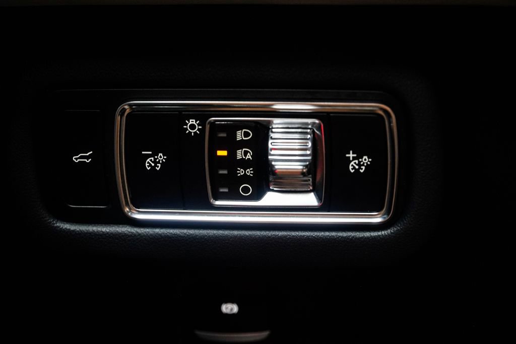 Used 2024 Lincoln Nautilus Reserve AWD/4WD image 33