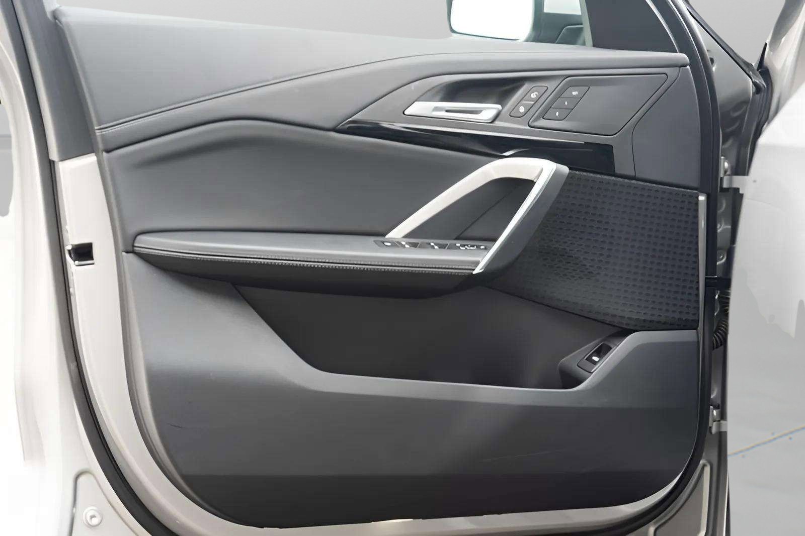 Used 2025 BMW X1 xDrive28i image 45