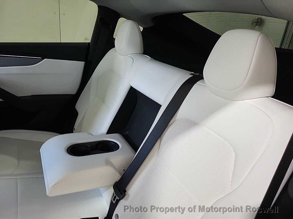 Used 2026 Tesla Model Y Long Range RWD image 3