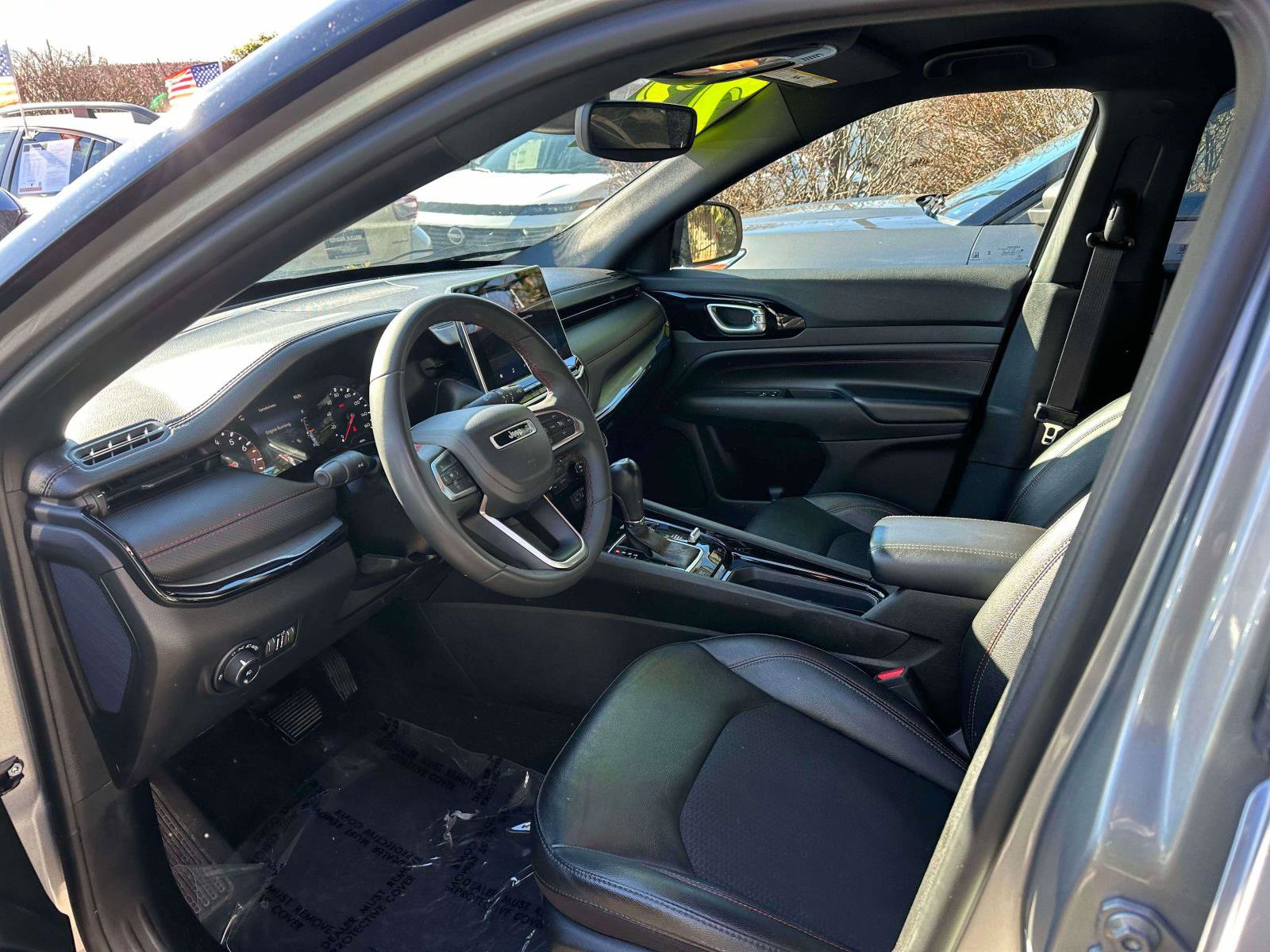 Used 2023 Jeep Compass Trailhawk image 14