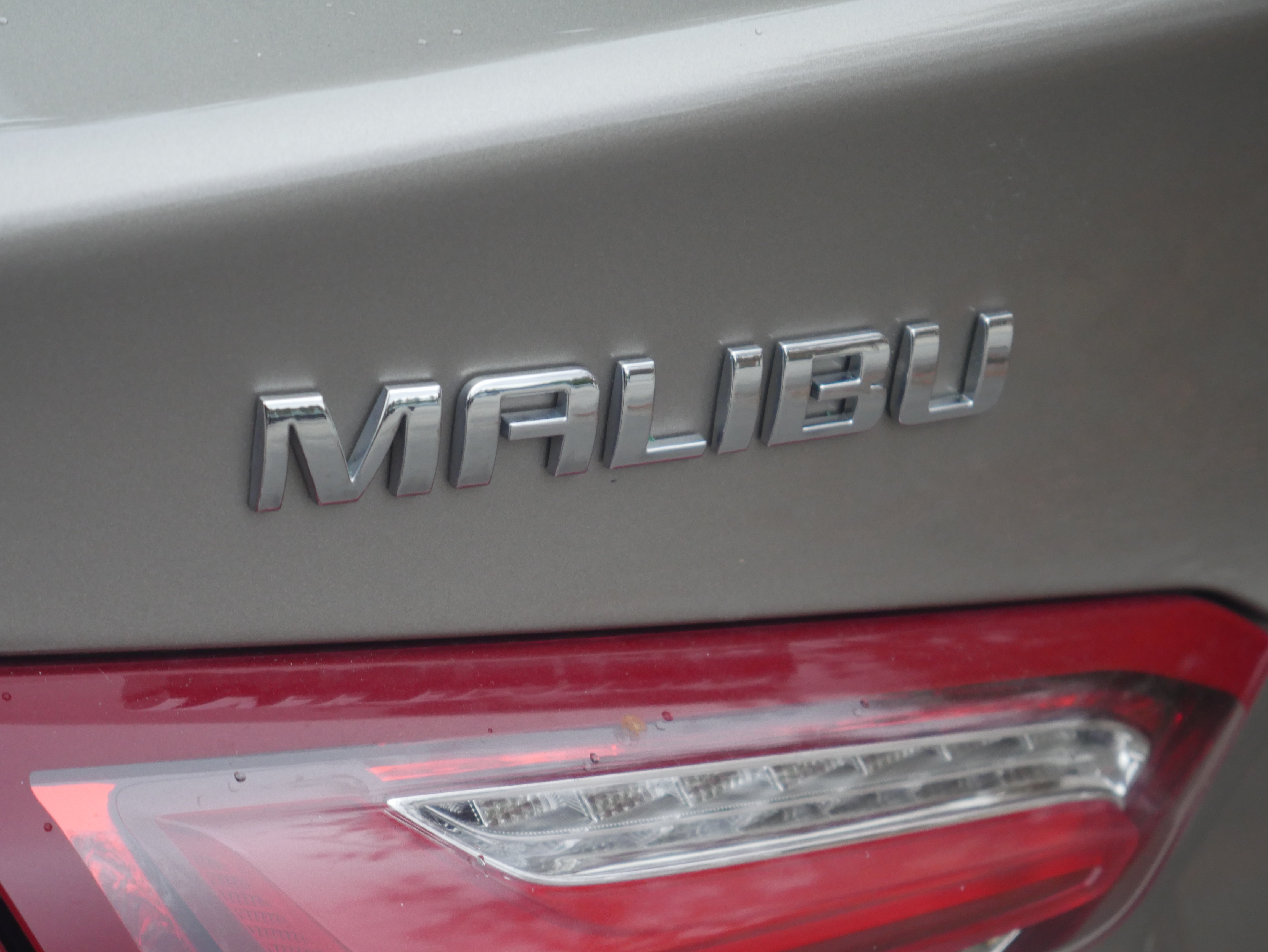 Used 2022 Chevrolet Malibu LT FWD image 19