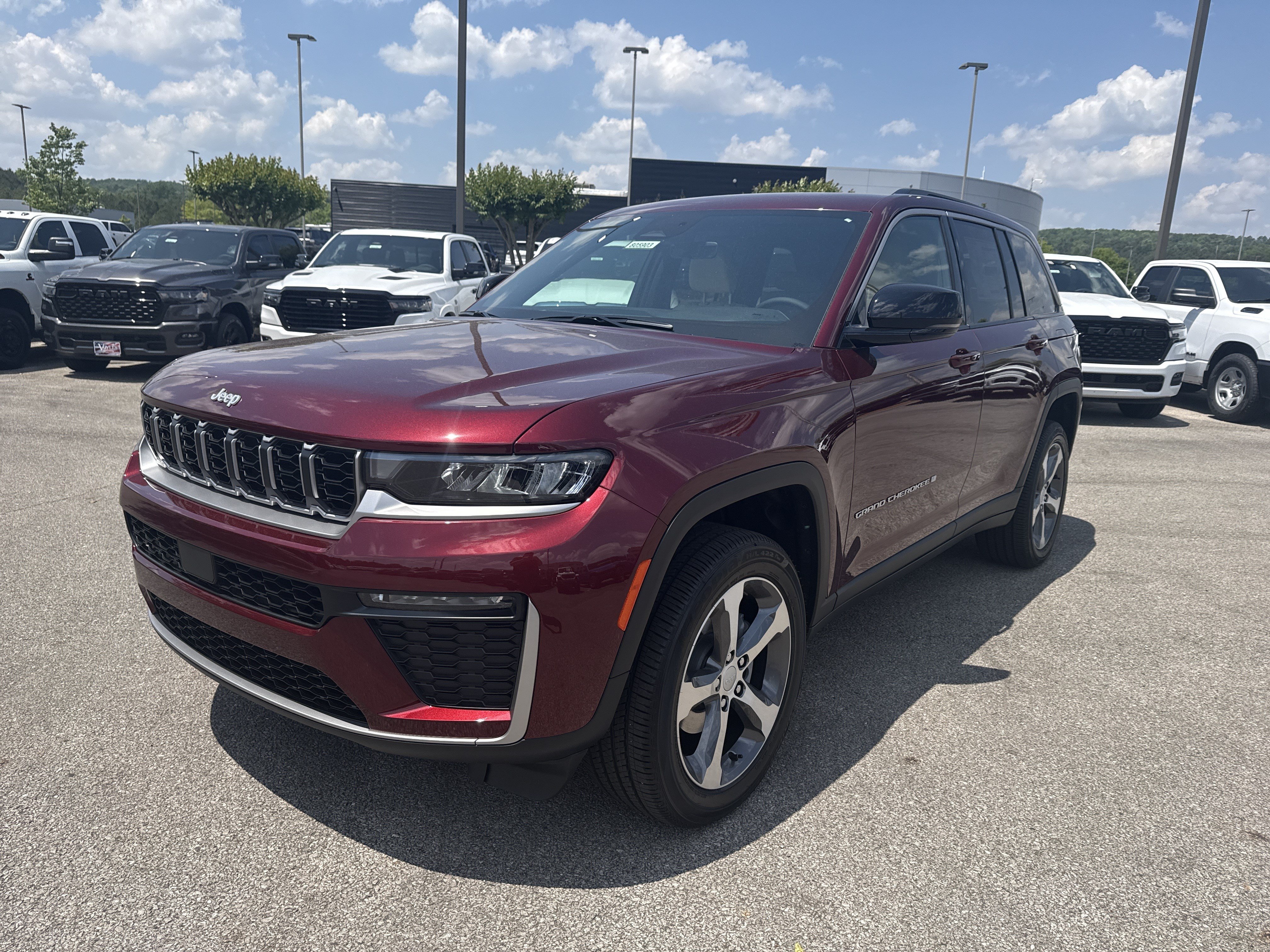 New 2026 Jeep Grand Cherokee Limited AWD/4WD image 3