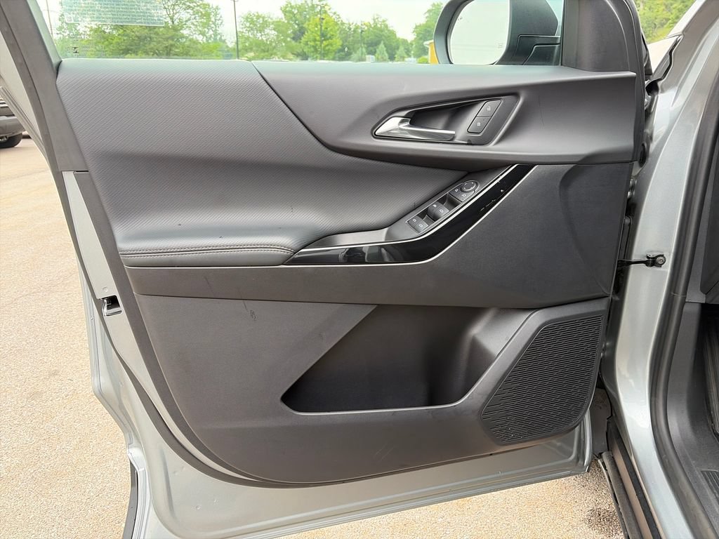 Used 2025 Chevrolet Equinox LT FWD image 21