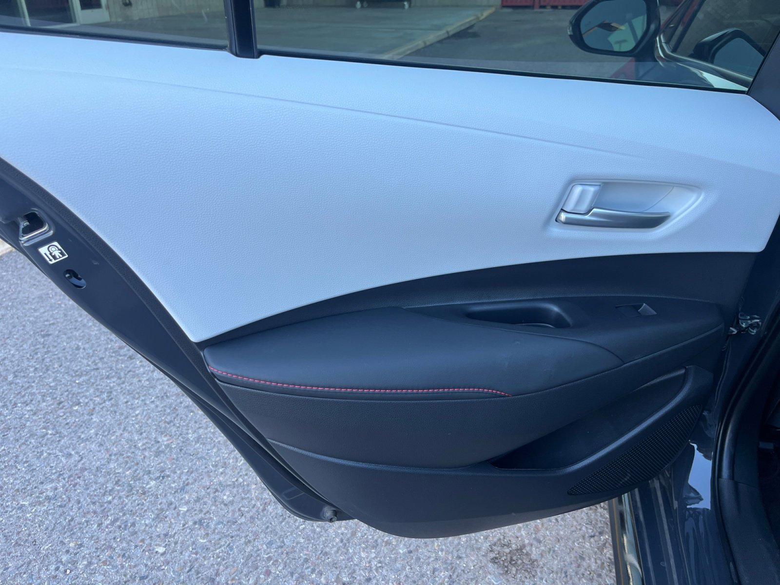 Used 2025 Toyota Corolla SE image 16