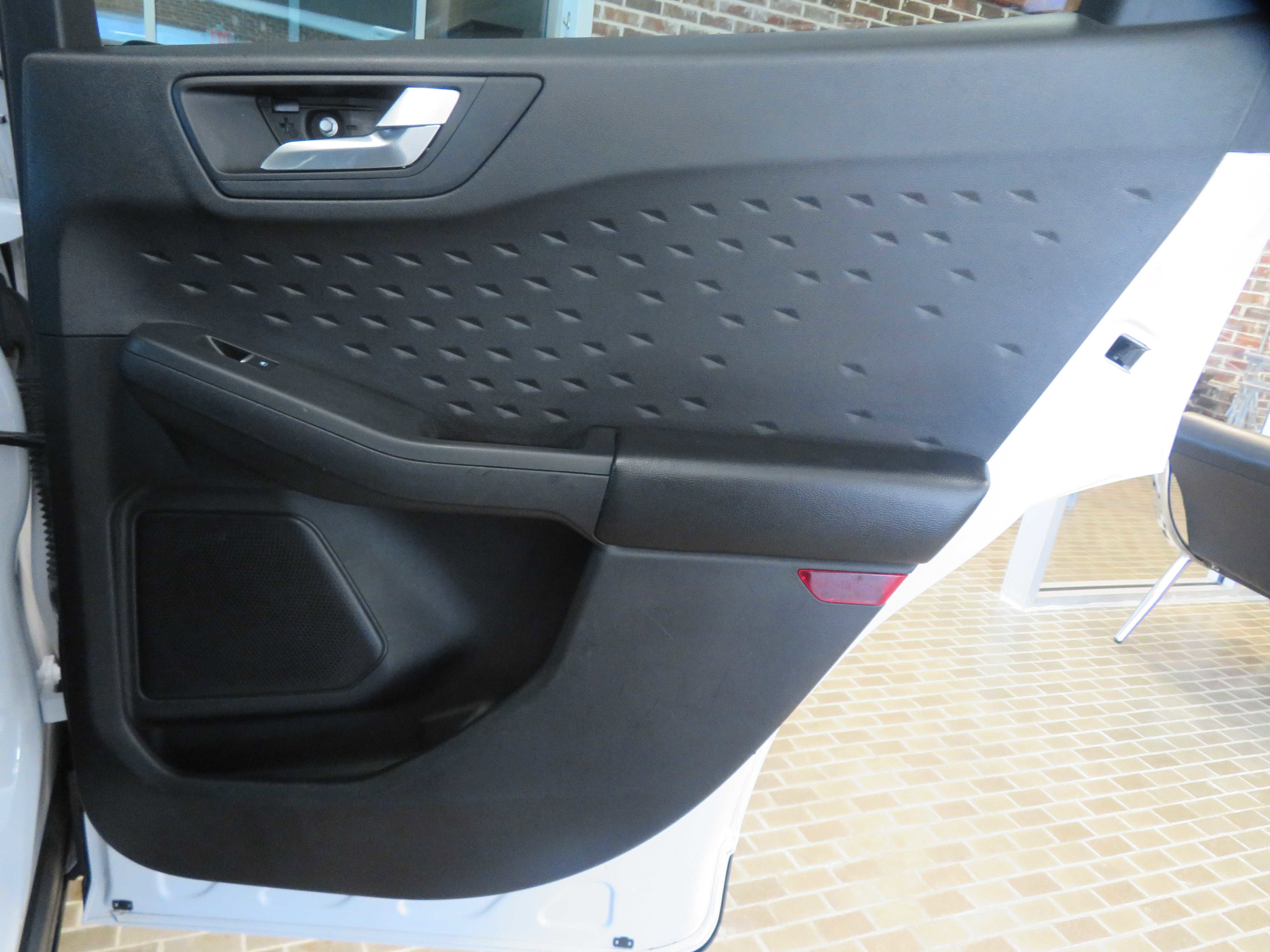 Used 2020 Ford Escape SEL image 19