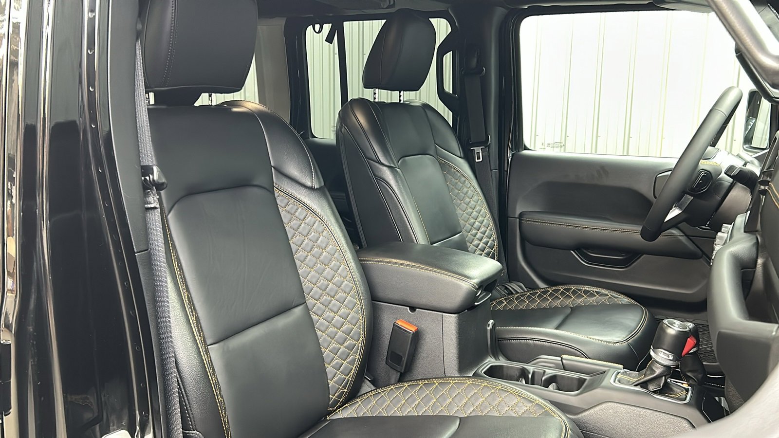 Used 2023 Jeep Wrangler Unlimited Sahara image 35